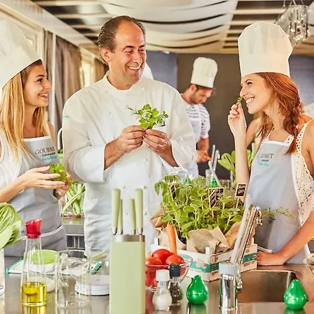 מלון Village - Le Palme 4*
