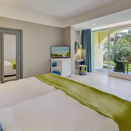 מלון Village - Le Palme 4*